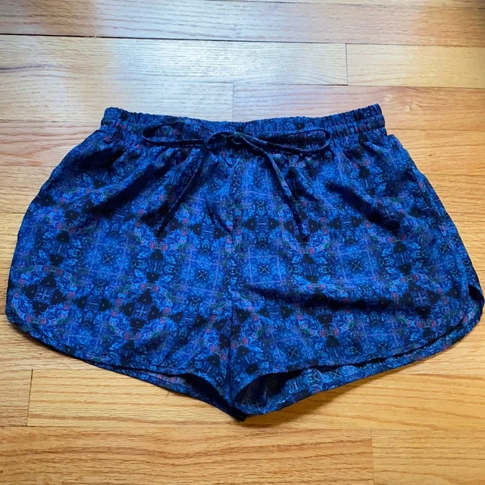 Forever21‎ super cute athletic shorts in size XS